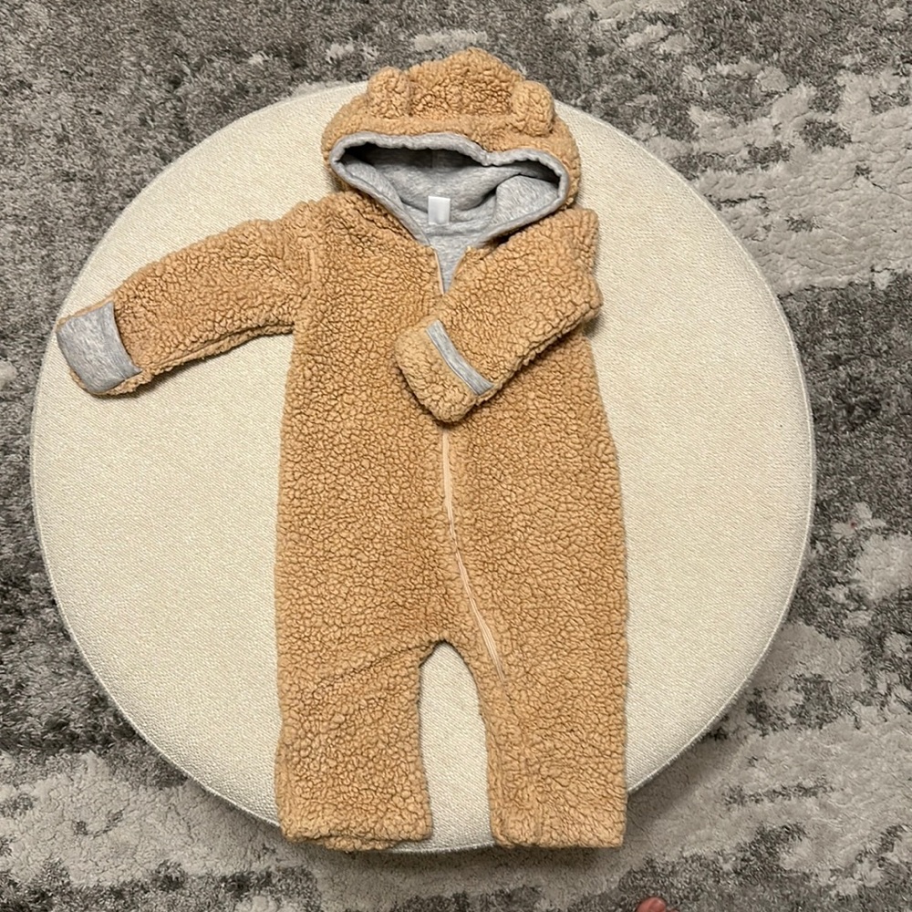 Nordstrom baby size 9M fleece teddy bear onesie